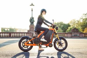 eROCKIT AG startet erste öffentliche Aktienemission