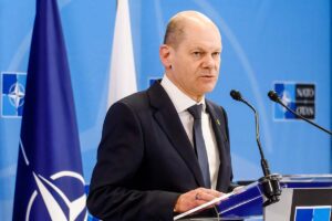 Scholz sagt mehr Einheiten für Schutz Nato-Ostgrenze zu