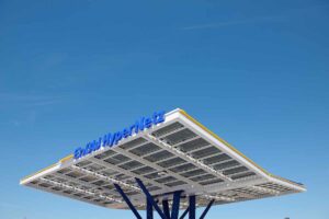 Weiterer Schnellladepark für E-Autos in Nordrhein-Westfalen: EnBW baut Großstandort in Lembeck-Dorsten