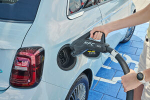 EnBW Schnellladepark für E-Autos in Wernberg-Köblitz an der A93 geht in Betrieb