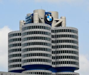 BMW schafft im Sommer deutliches Plus bei Umsatz und Gewinn