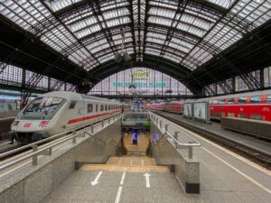 Streiks bei Bahn und Flughäfen – Massive Ausfälle erwartet