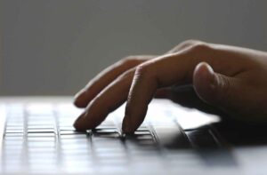 Ägyptischer Blogger im Hungerstreik – Scholz fordert Freilassung