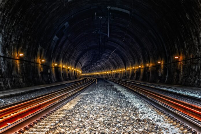 Tunnel Schienenverkehr