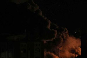 Mindestens 21 Tote bei Wohnhaus-Brand im Gaza-Streifen