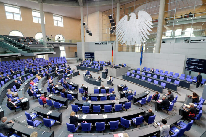 Bundestag Waffen Regierung