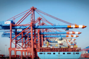 Containerumschlag in Häfen steigt – Aber Schwäche im Welthandel hält an