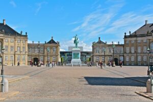Dänemark erstmals vor Bildung von Links-Rechts-Regierung