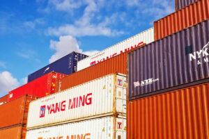 Chinas Exporte mit stärkstem Rückgang seit Pandemie-Beginn