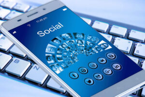 Eigenes Kontrollgremium rüffelt Facebook für Umgang mit Hassrede