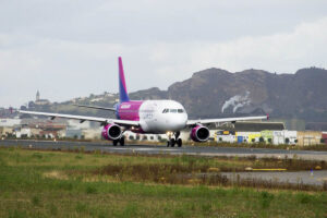 Ultrabilligflieger Wizz wächst lieber aus eigener Kraft