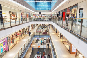 Deutsche sparen in Krise bei Weihnachtsgeschenken – Reiche aber nicht