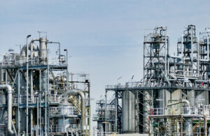 Zwangsverpflichtung von Raffinerie-Personal nach Streik in Frankreich