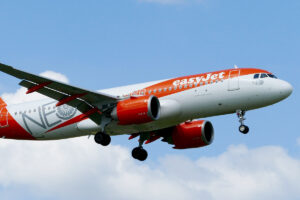 Easyjet erwartet mehr Gewinn dank hoher Reisenachfrage