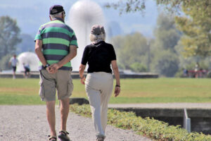 Frankreichs Präsident Macron unterzeichnet umstrittenes Rentengesetz