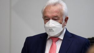 Karnevalsrede: Kubicki gegen Entschuldigung von Strack-Zimmermann