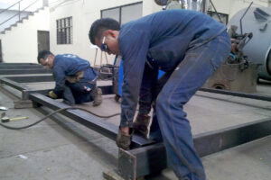 US-Jobmarkt boomt trotz hoher Zinsen – Über eine halbe Million neuer Stellen