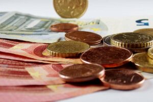 Reallöhne sinken wegen hoher Inflation in Rekordtempo