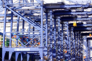 Exportmotor stottert im Dezember – „Herausforderndes Jahr 2022“