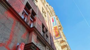 1.398 Straftaten gegen Politiker und Parteien im Jahr 2022