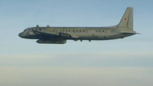 Luftwaffe fotografiert drei russische Militärflugzeuge über Ostsee