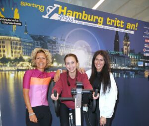 Charity-Radeln in der Europa Passage Hamburg