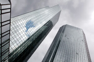 Deutsche-Bank-Chef Sewing verdiente 8,9 Millionen Euro 2022