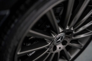 Interview: Mercedes-Benz kommt beim Umstieg auf Grünstrom voran