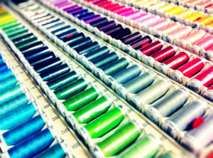 Faserhersteller Lenzing muss sparen und baut Stellen ab