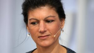 Wagenknecht will Bundestagsmandat behalten