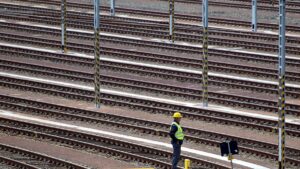 Mehrheit will lieber Schienennetz als Straßenausbau fördern