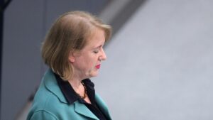 Familienministerin kritisiert Stigmatisierung von Abtreibungsärzten