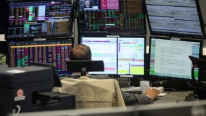 Dax vermasselt Sprung in die Gewinnzone – US-Tech-Zahlen erwartet