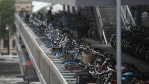 Wissing will für 110 Millionen Euro Fahrradparkhäuser an Bahnhöfen