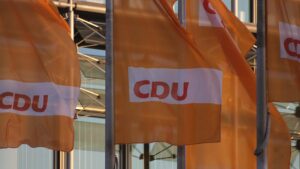ZDF-Politbarometer: Union gibt nach