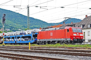 Analyse: Deutsche Autobauer in der Zange von China-Konkurrenz und Tesla