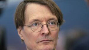 Lauterbach plant Aufklärungskampagne für digitale Patientenakte