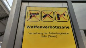 Innenministerin für Messerverbote im ÖPNV