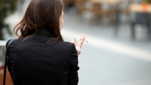 Anteil junger Raucher verdoppelt sich fast