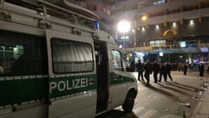 "Revolutionäre" 1.-Mai-Demo bleibt weitgehend friedlich