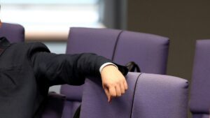 Bericht: Immer mehr Beleidigungen und Bedrohungen gegen Politiker