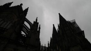 Bätzing kritisiert Papst für ausstehende Woelki-Entscheidung