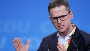 Linnemann will alle Löhne ab 40 Wochenstunden steuerfrei stellen