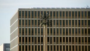 Ehemalige Geheimdienstchefs kritisieren die Politik