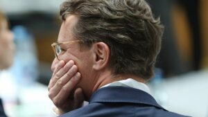 Umfrage: Mehrheit mit NRW-Landesregierung unzufrieden