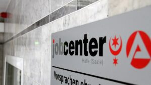 DGB kritisiert Kürzungen bei Jobcentern