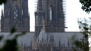 Kirchenrechtler hält Woelki nach Razzia für angeschlagen