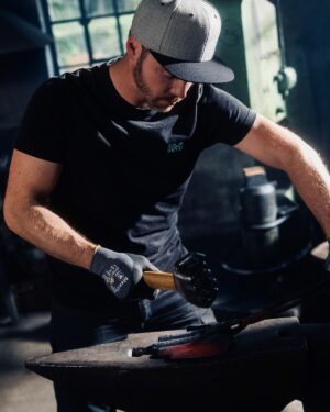 Erfolgreicher Crowdfunding-Auftakt: The Metalist bringt seinen einzigartigen Fausthammer in Serie