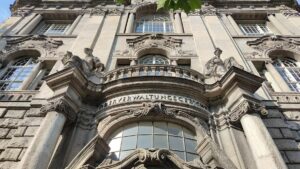 OVG bestätigt Entlassung von Polizist wegen Likes für rechte Posts