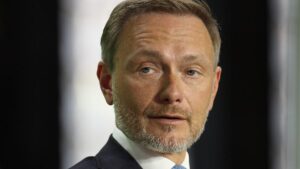 Finanzminister will weitere Sanktionen gegen Russland prüfen